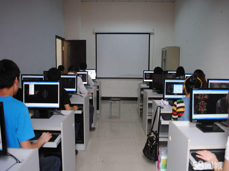 黄石电脑培训学校教室(图1)